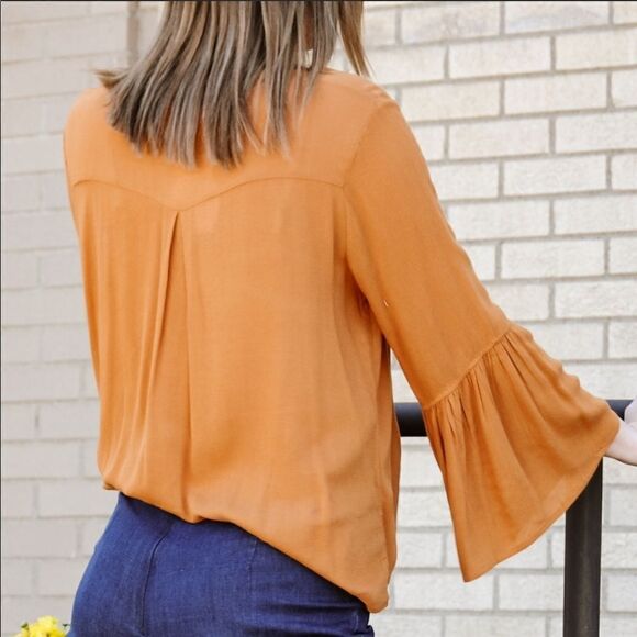 Lace‎ Ruffled Surplice Top - Picture 6 of 8